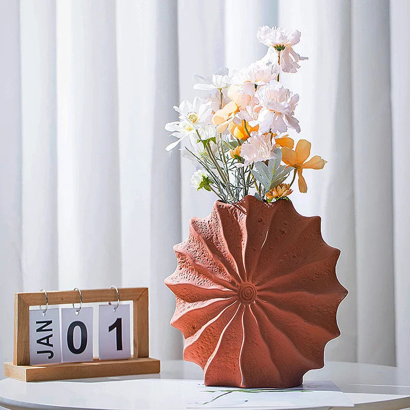 Red Ceramic Nordic High-End Decoration Vase with a Sense of Luxury and High Aesthetic Value